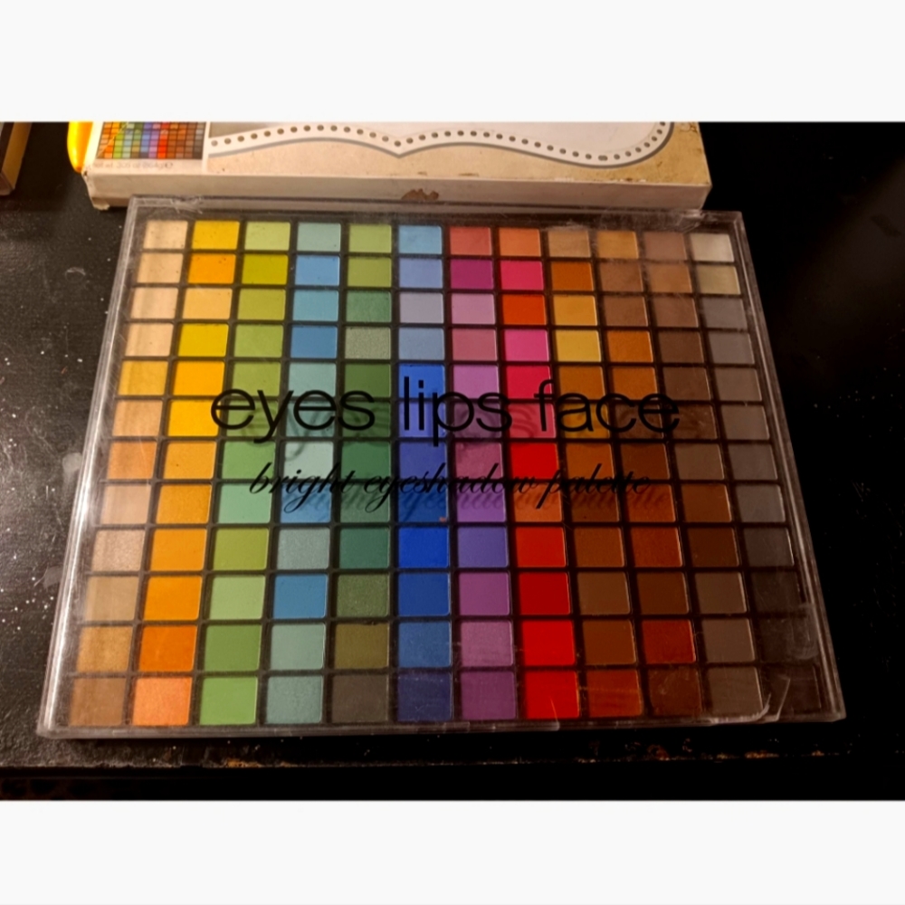 Elf 144 piece bright eyeshadow